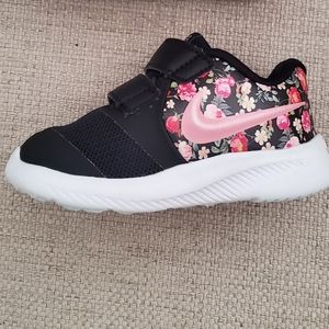 4C Nike black flower sneakers